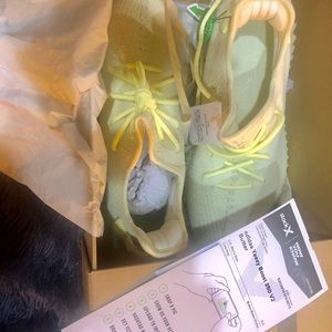 Yeezy V2 Butters 11.5size